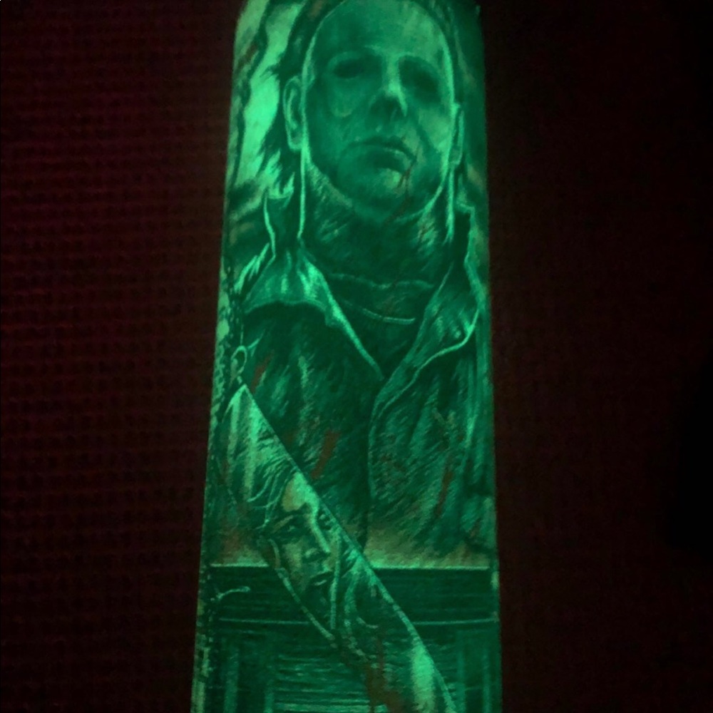 COPY - Glow in the dark tumbler Micheal Myers